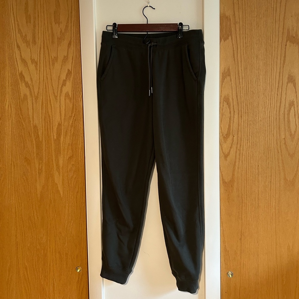 Uniqlo HEATTECH Joggers in Green